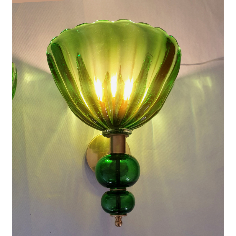 Large Mid Century Modern green Murano glass and brass sconces, a pair, Italy, Barovier style, 1980. 5